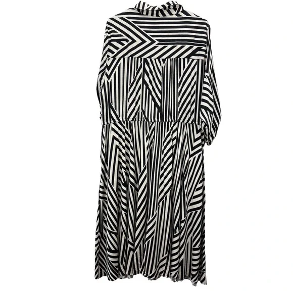 NWT Torrid Black Striped Midi Challis Button Up Shirt Dress Pockets Size 2X - Picture 6 of 10